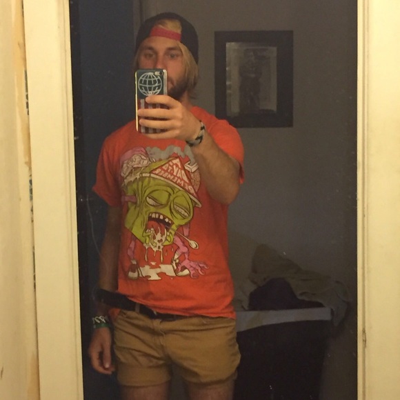 Shorts - Picture 3 of 3